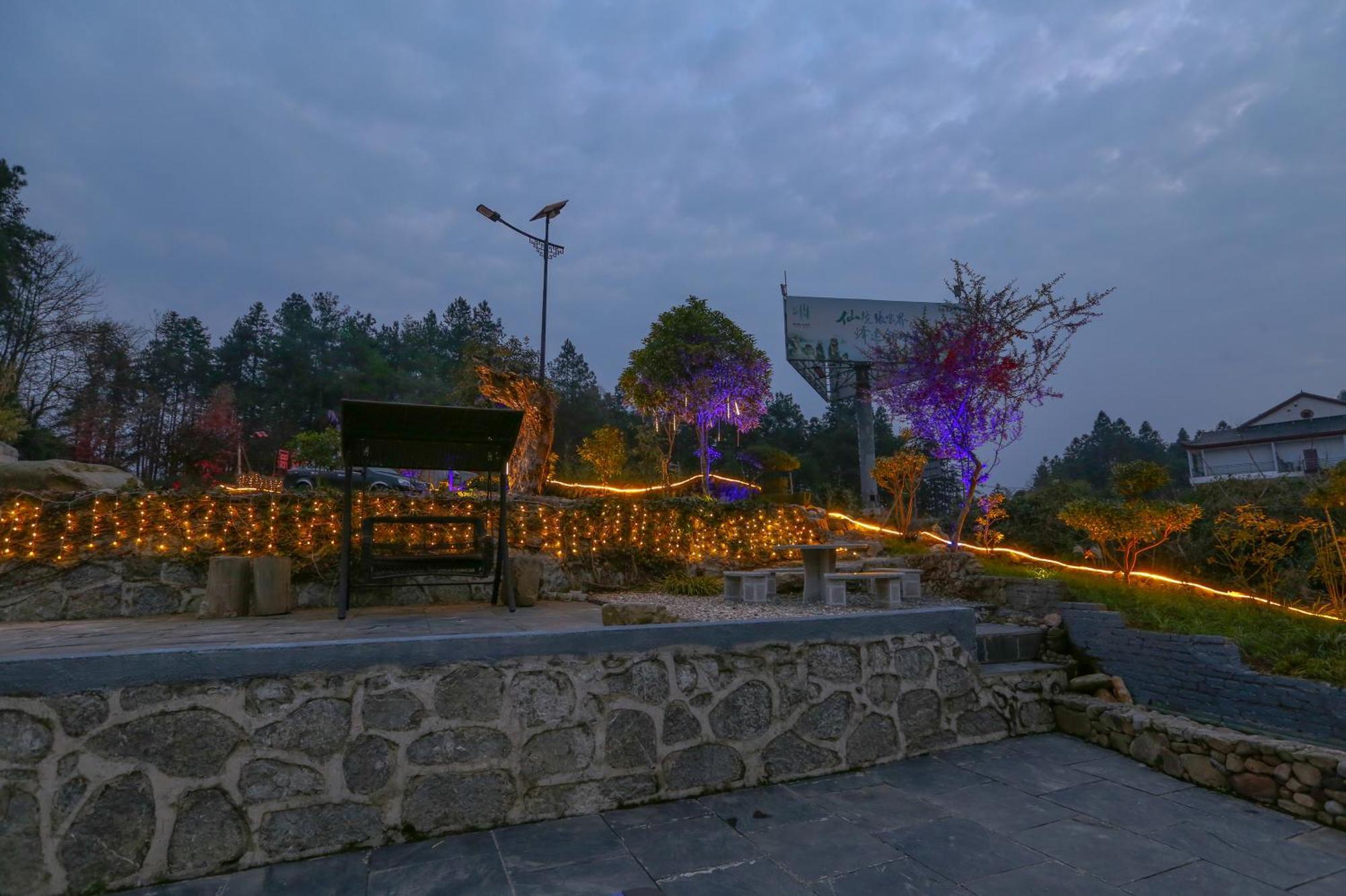 Zhangjiajie Mountainside Екстериор снимка